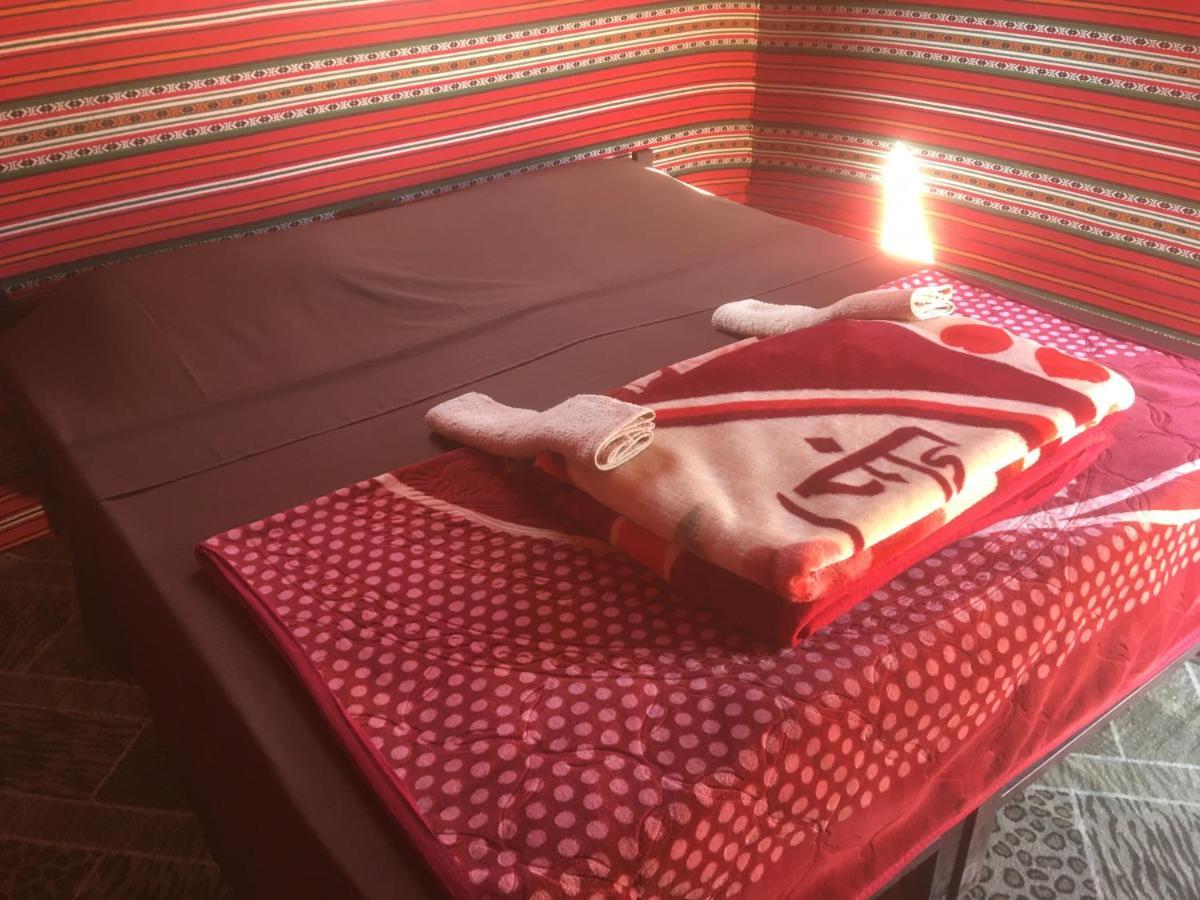 Ali BaBa Camp Hotel Wadi Rum Bagian luar foto