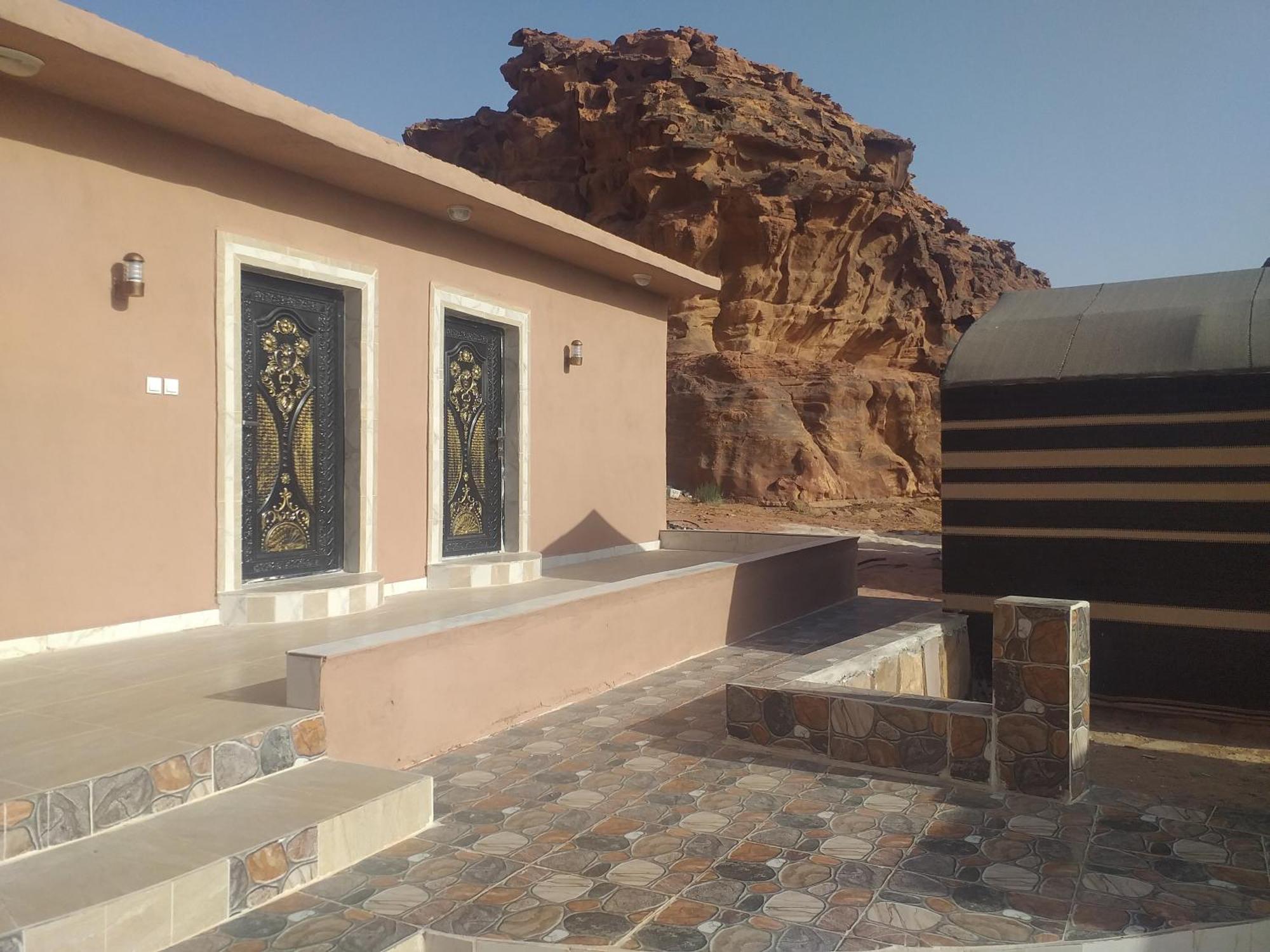 Ali BaBa Camp Hotel Wadi Rum Bagian luar foto