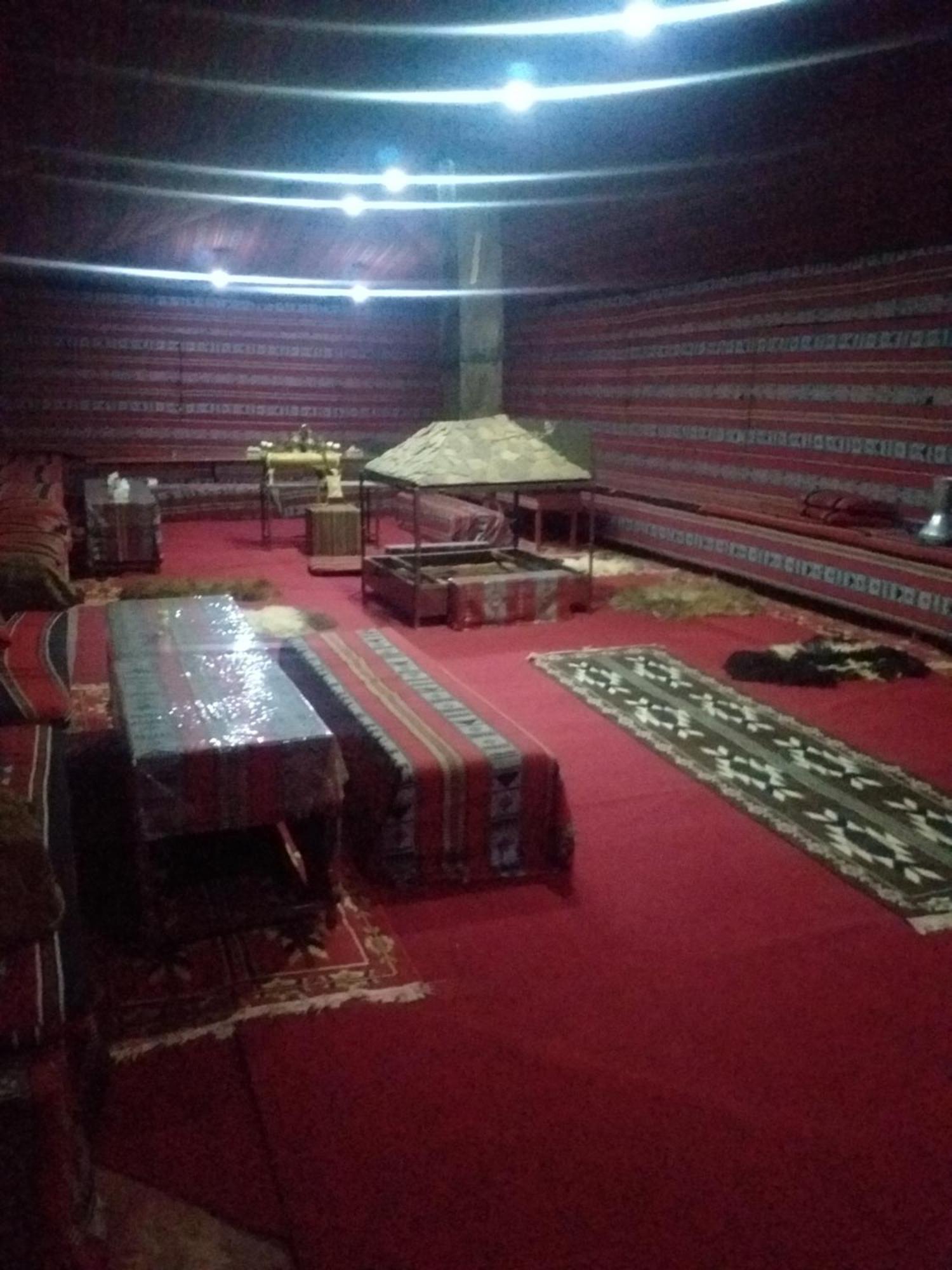 Ali BaBa Camp Hotel Wadi Rum Bagian luar foto