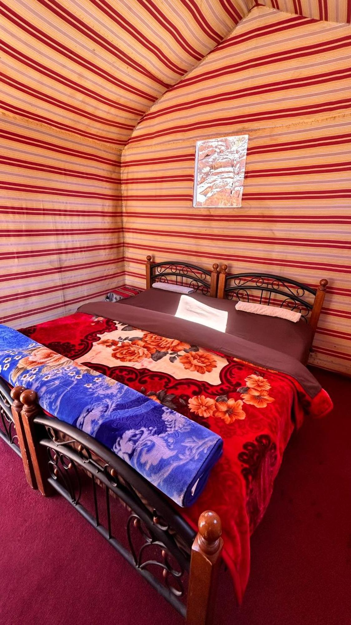 Ali BaBa Camp Hotel Wadi Rum Bagian luar foto