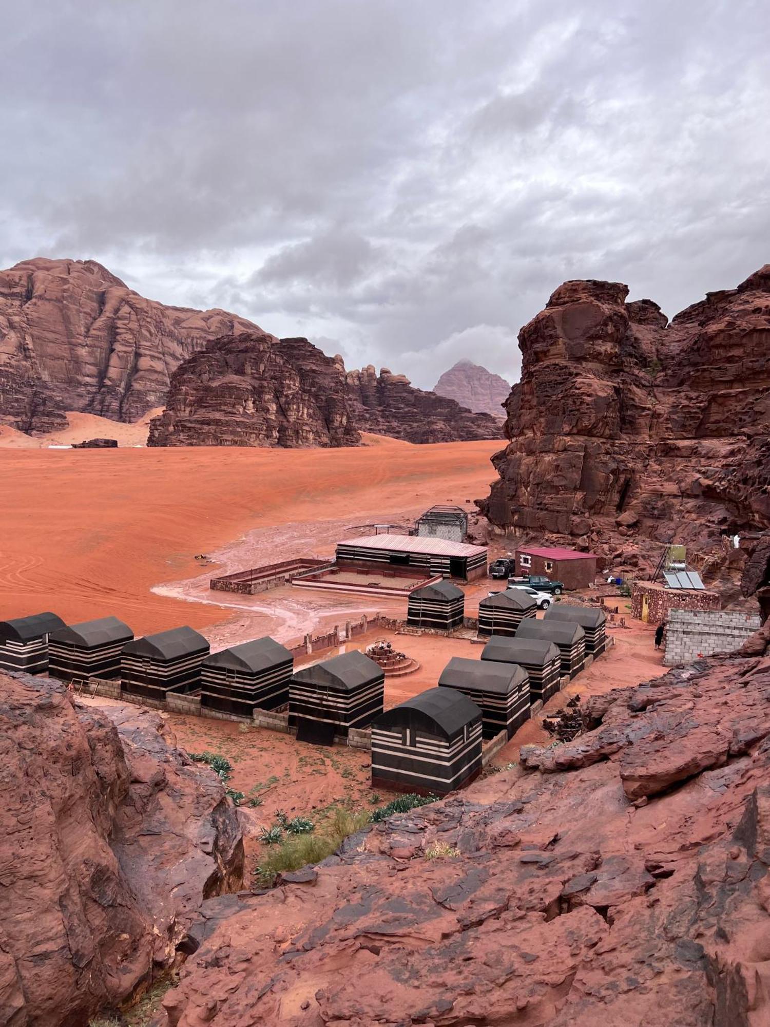 Ali BaBa Camp Hotel Wadi Rum Bagian luar foto