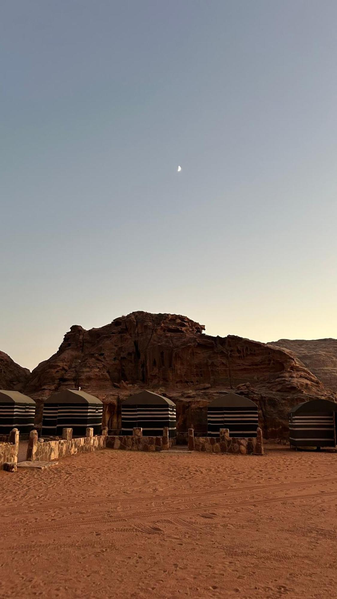 Ali BaBa Camp Hotel Wadi Rum Bagian luar foto