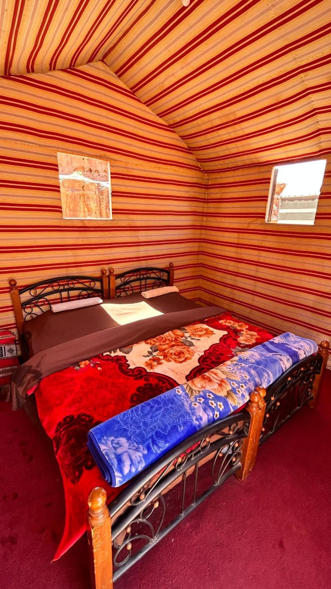 Ali BaBa Camp Hotel Wadi Rum Bagian luar foto